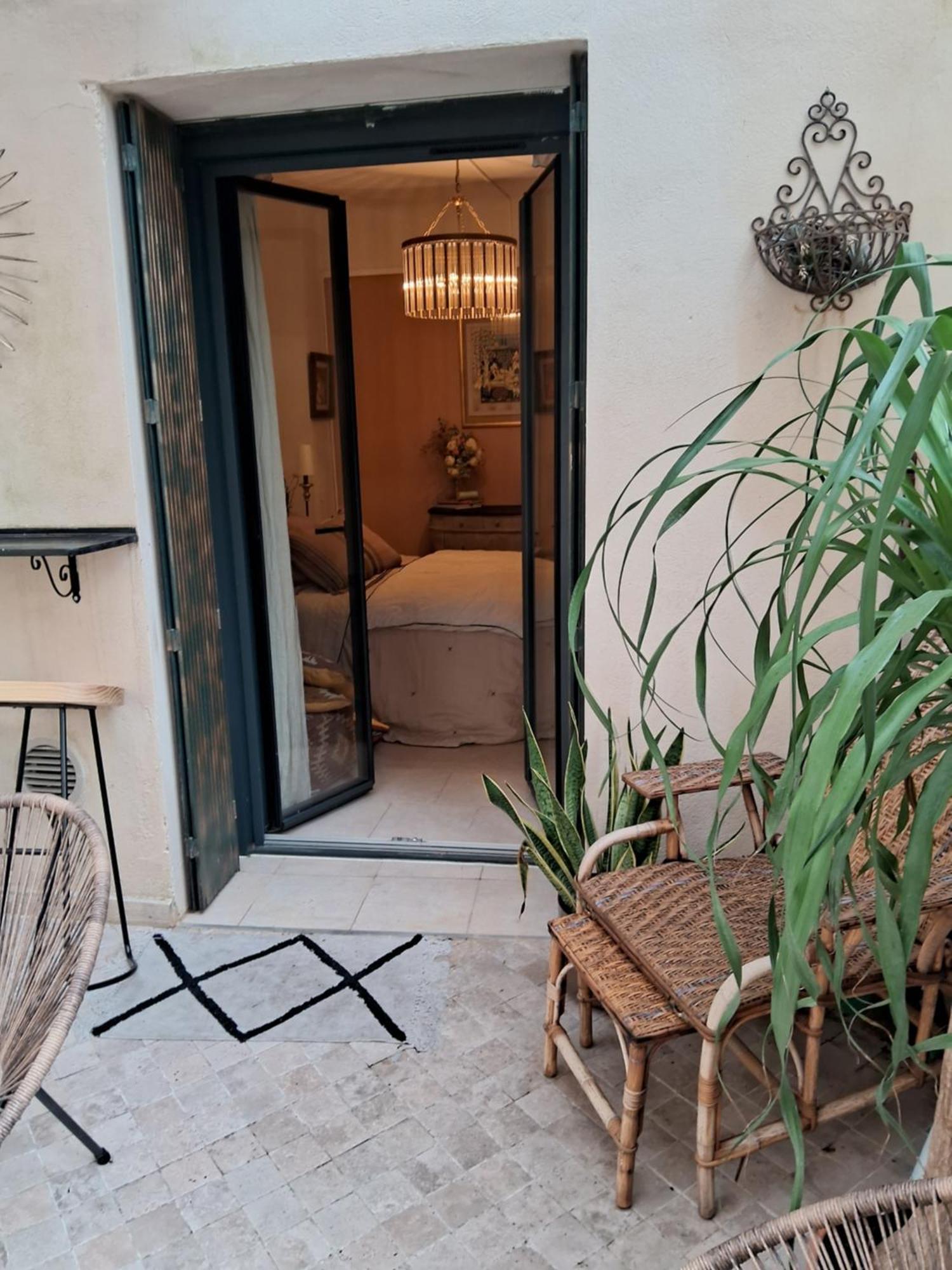 Le Clos Du Rouet Tarascon Exterior photo